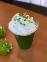 抹茶ラテ・お菓子の加工におすすめ。
バニラアイスなどに振りかけても美味しい。