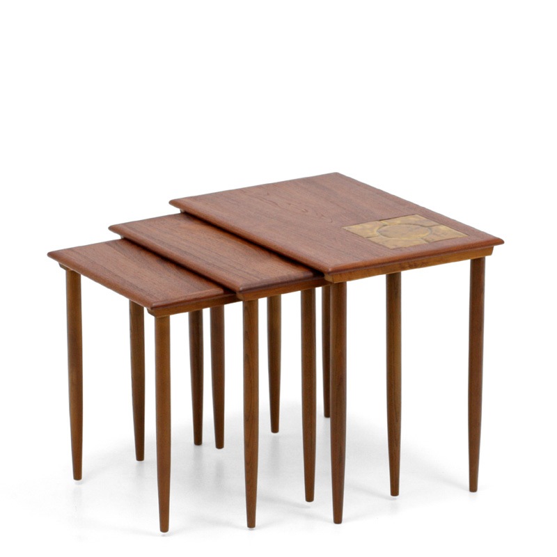 ヴィンテージ　ルーマニア　タイルトップ　ネストテーブル　オーク　サイドテーブル 北欧 ヴィンテージ家具 ネストテーブル タイルトップ | 北欧家具