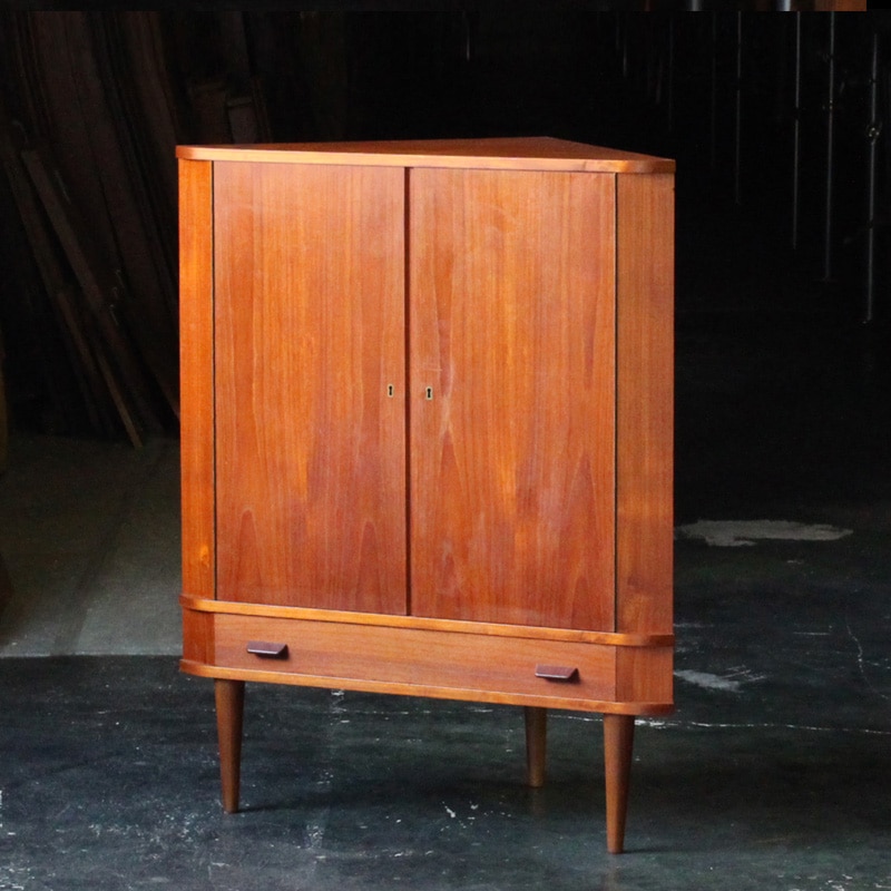 T-5868 北欧 ヴィンテージ家具 コーナー キャビネット | リペア前,北欧