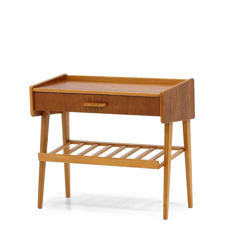 スウェーデン家具 ヴィンテージ キャビネット 棚付き | 北欧家具