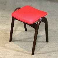 スツール「No.202」PVCレッドxブナ材WN色 /アウトレット&ベッドルームギャラリー横浜展示品
