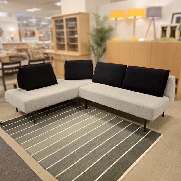 コーナーカウチソファ 「アリビオ」布#E196/E193 背クッション付/アウトレット&リワース大阪南港展示品