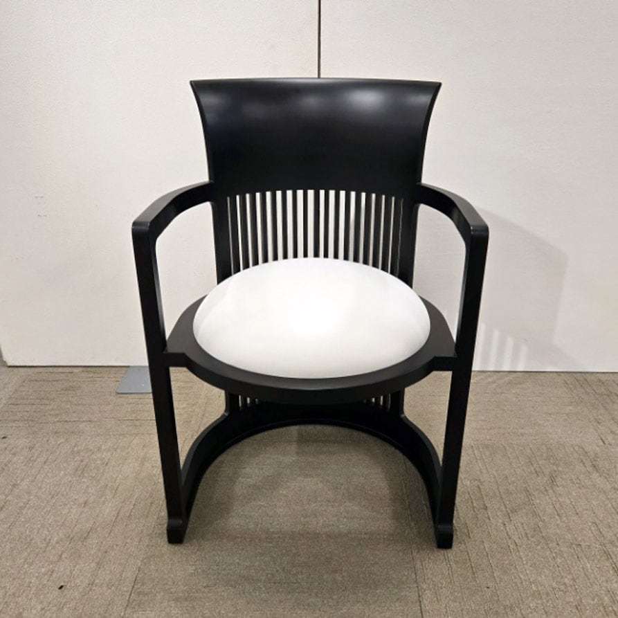 アーム付椅子「バレルチェア」革ホワイト・木部ブラック/アウトレット＆リワース大阪南港展示品