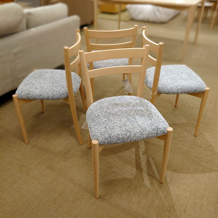 ダイニングチェア4脚セット「リュッケ」ブナ材 白木塗装/張地 布ブラッシュ#No05/アウトレット＆リワース大阪南港展示品