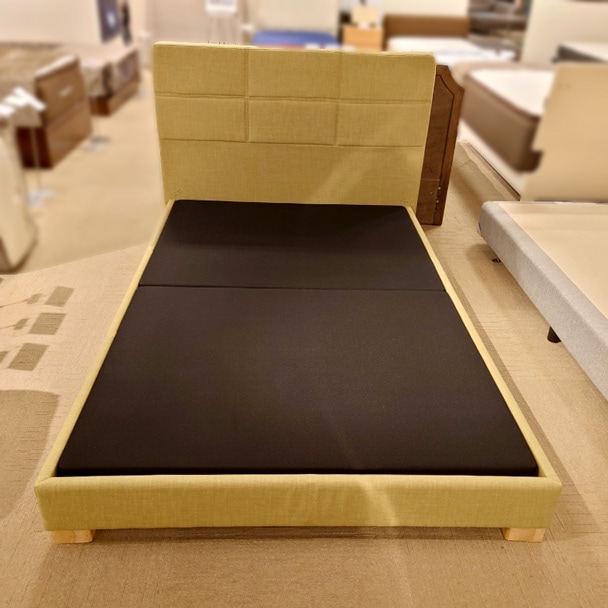 ベッドフレーム「シルファB」布グリーン 床板仕様 角脚 脚ナチュラル色　セミダブルサイズ/アウトレット＆リワース大阪南港展示品