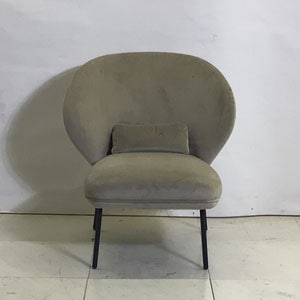 ★アームチェア「WON ベンタール」クッション付 布サンドベージュ/アウトレット＆ベッドルームギャラリー横浜店展示品