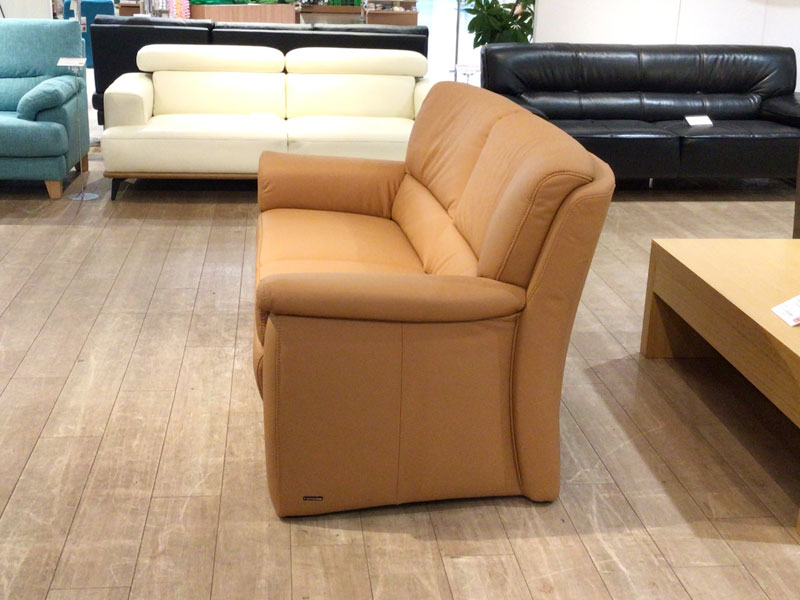 IDC 大塚家具 2.5人掛けレザーソファ IDC大塚家具 高級革張りソファー 2.5