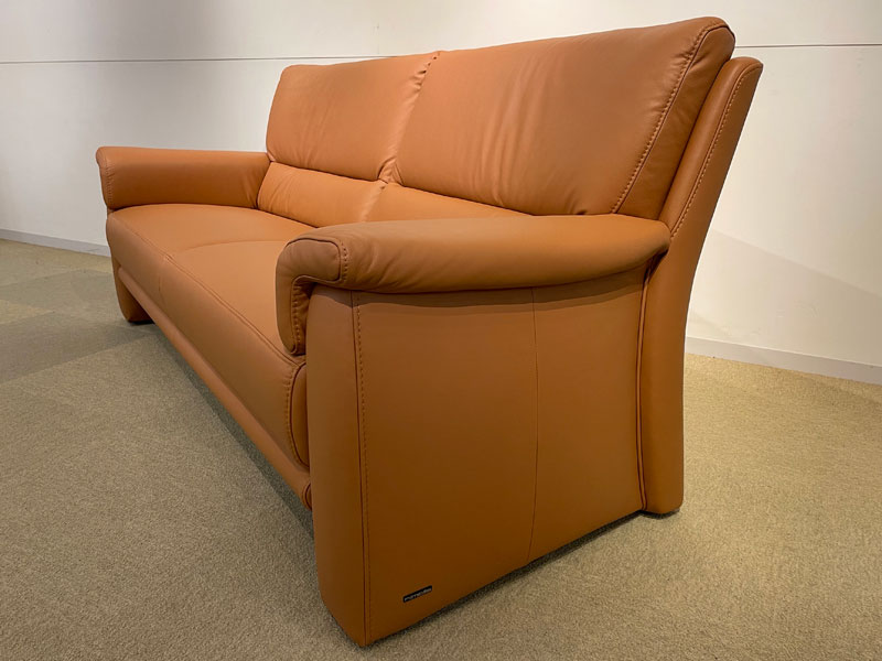 ソファ「ベルク」革ニューライトブラウン / 数量限定お買い得品（新品）