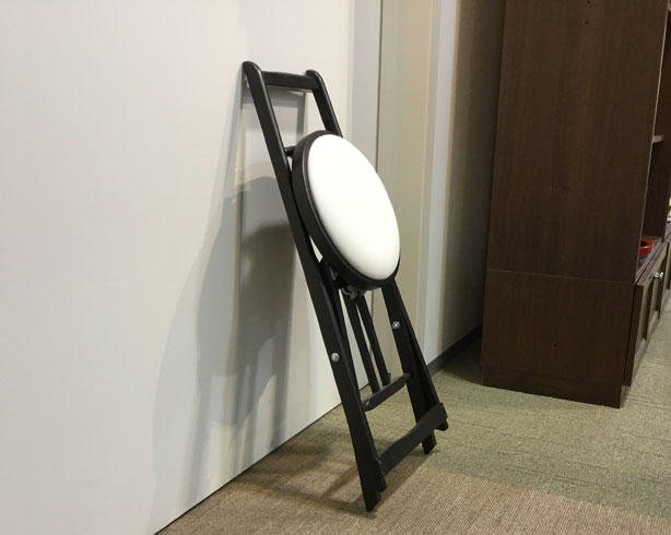 折りたたみ椅子KC-1#ダークブラウン色/PVCIV /アウトレット＆ベッドルームギャラリー横浜展示品