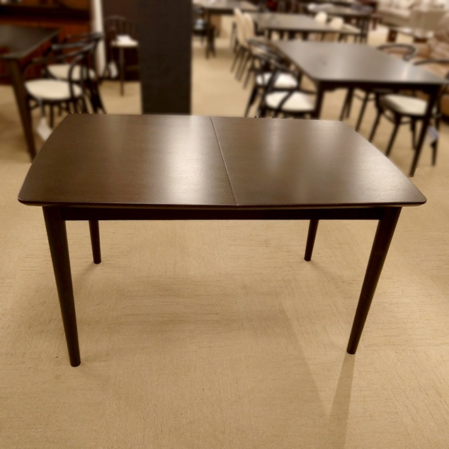 伸長式ダイニングテーブル「ウイング」幅125-155cm ダークブラウン色