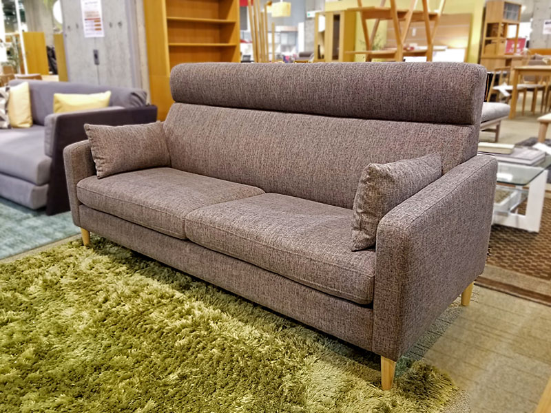 ソファ「クロス｣布ブラウン 脚ナチュラル / アウトレット＆ベッドルームギャラリー横浜展示品