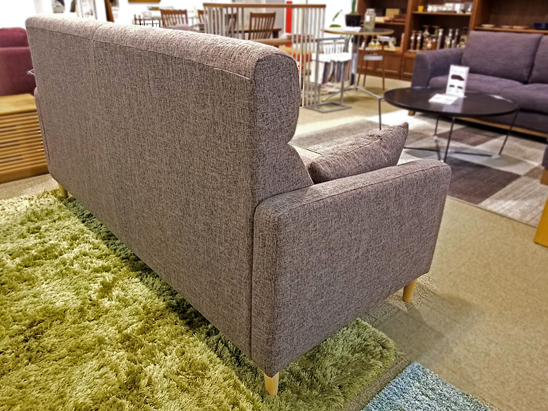 ソファ「クロス｣布ブラウン 脚ナチュラル / アウトレット＆ベッドルームギャラリー横浜展示品