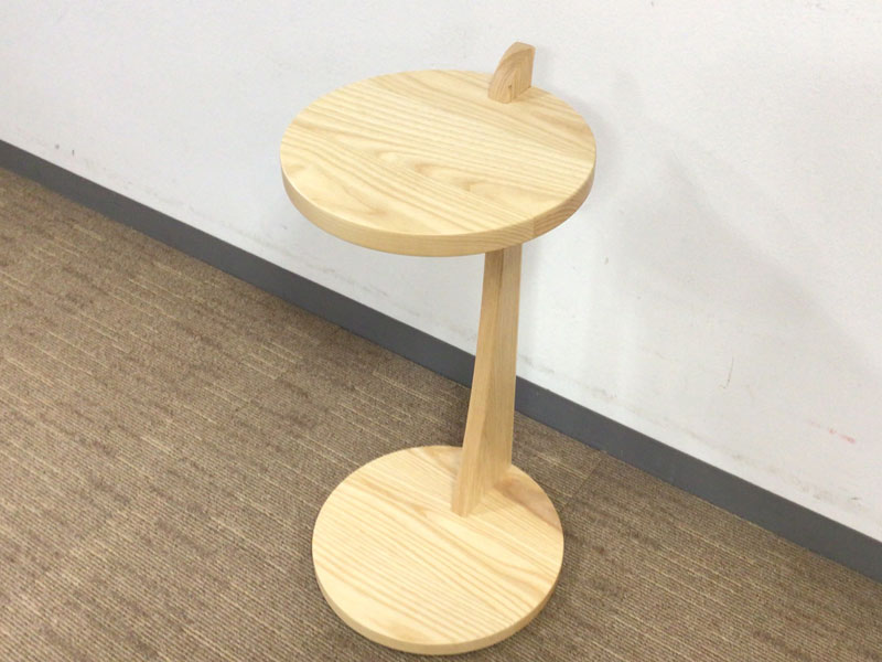 サイドテーブル「ビーク」ホワイトアッシュＮＡ/アウトレット＆ベッドルームギャラリー横浜展示品