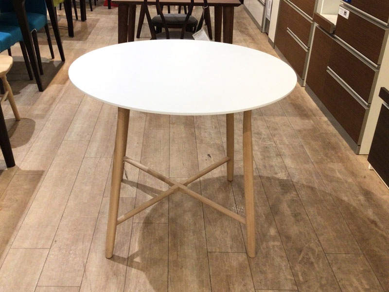 展示品 IDC大塚家具 秋田木工 サイドテーブル No.T-209EB ホワイト 展示品 IDC大塚家具 秋田木工 サイドテーブル No.T-209EB