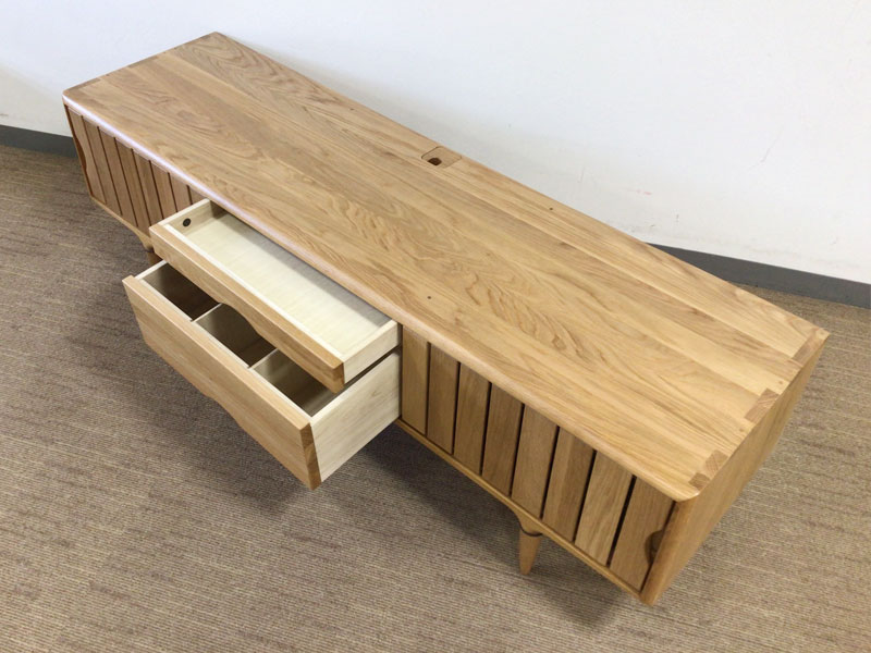 テレビボード「キッスイ」幅150cm ナラ材／アウトレット＆ベッド