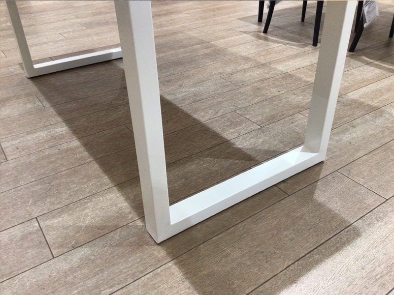 ダイニングテーブル　IDC OTSUKA 大塚家具 ダイニングテーブル 4本脚 シネマ3 レッドオーク材