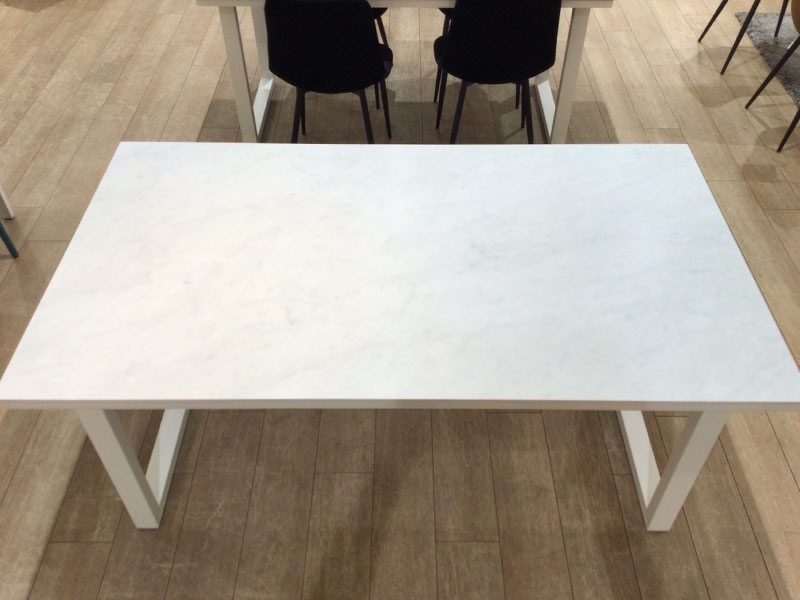 ダイニングテーブル「EQ-C150TWN」幅150cm　セラミック　天板：ビアンコカララ　脚：ホワイト　/南船橋店展示品