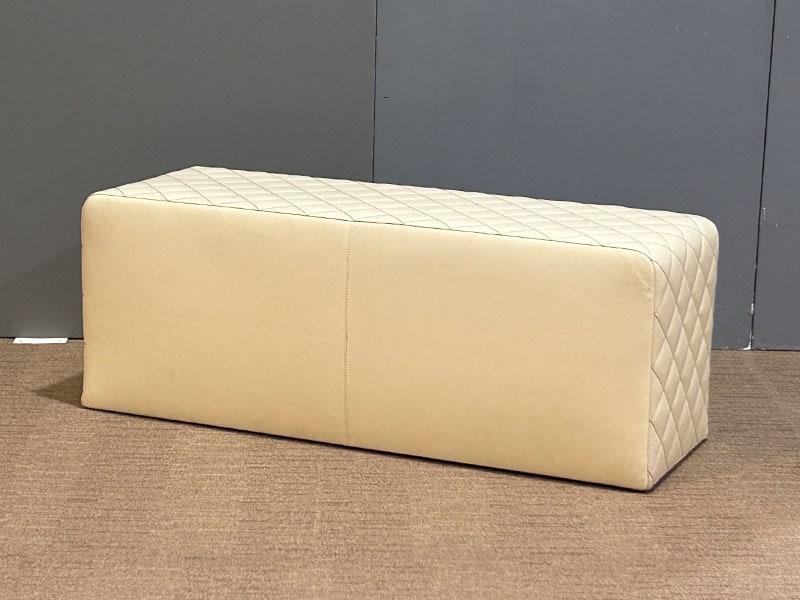 展示品！【ヒモラ社】総革 オットマン・スツール◆IDC大塚家具・ドイツ製 □F539□美品□総革□IDC大塚家具□himolla/ヒモラ□