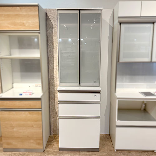 ホワイトの食器棚を入荷いたしました！ 食器棚 スタイン 60 パールホワイト/南船橋店展示品｜大塚家具