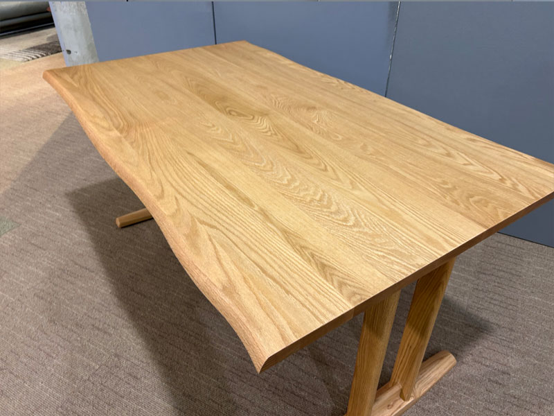 ダイニングテーブル「YUME2 2本脚」オーク材NR色 耳付き 幅150cm