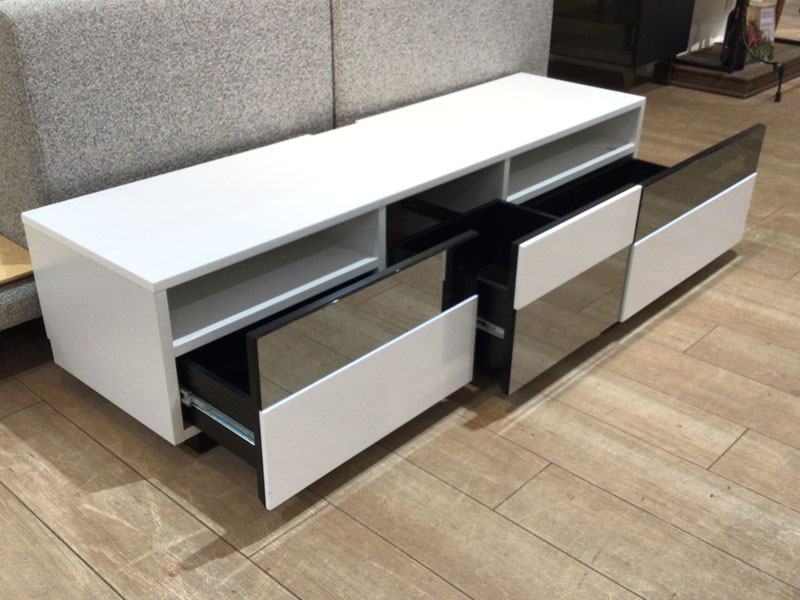 テレビボード 「ミニマル」ホワイト色 幅150cm  /南船橋店展示品