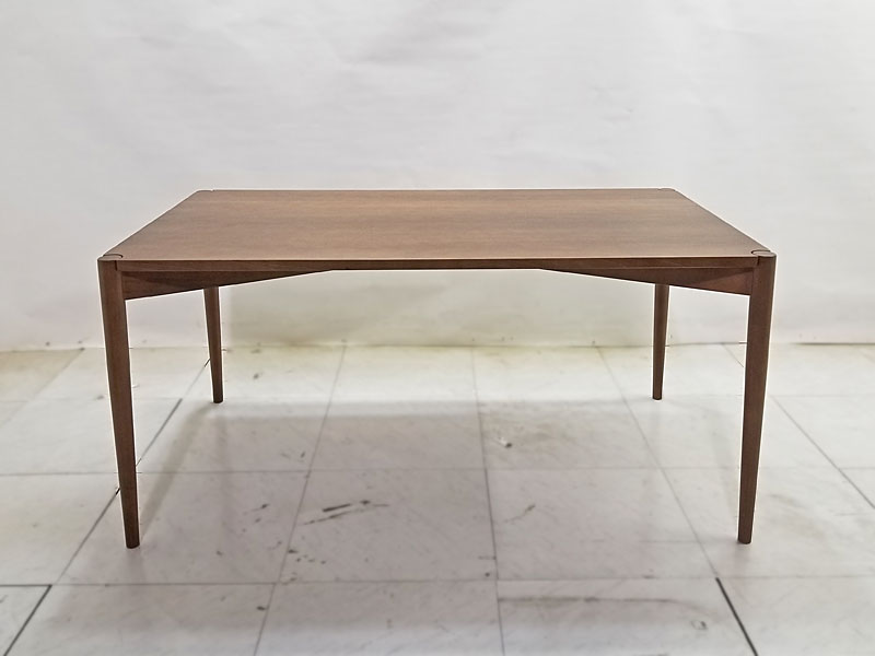 IDC 大塚家具 ブロック150 ウォールナット ダイニングテーブル 4人用 IDC 大塚家具 ブロック150 ウォールナット ダイニングテーブル 4人用