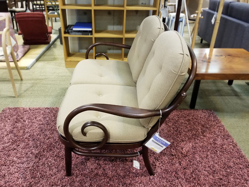 ラブソファ「75-2S A-11 WN｣布ベージュ/アウトレット＆ベッドルームギャラリー横浜展示品