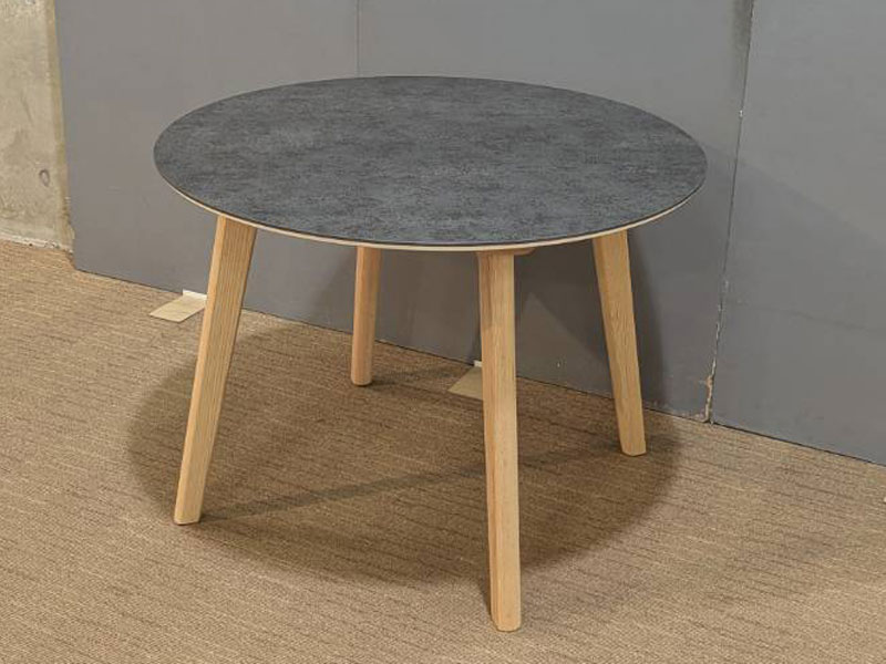 【高級】IDC大塚 ダイニングテーブル GT アイアン脚 ガラス天板 ブラウン ダイニングテーブル「GT」アイアン4本脚タイプ ガラス天板 全4色