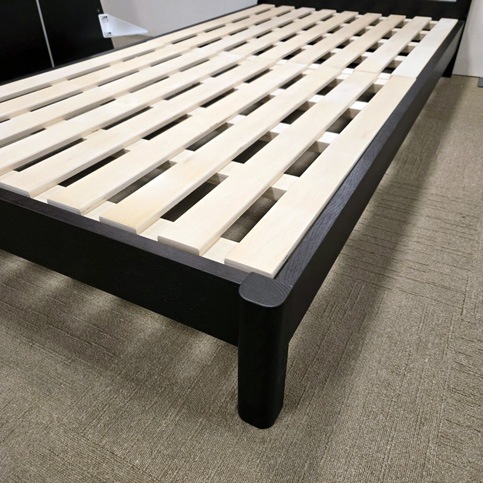 ベッドフレーム「シネマ2-SP」桐すのこタイプ レッドオーク材ダークブラウン色　シングルサイズ/アウトレット＆リワース大阪南港展示品