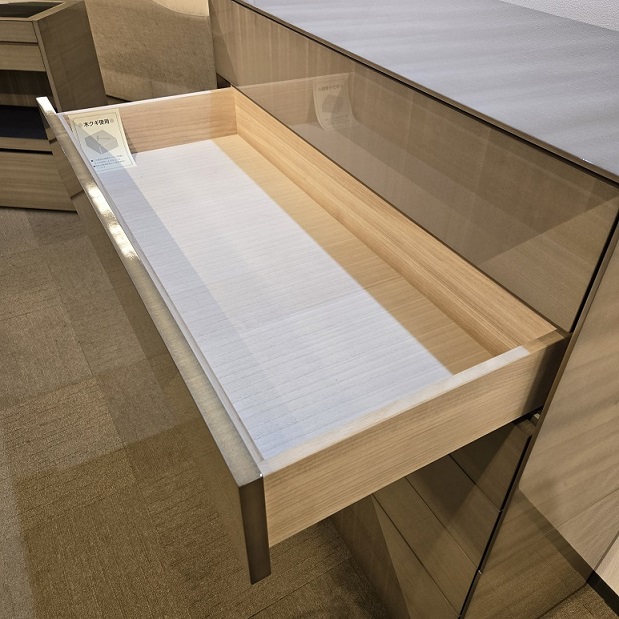 オーバル鏡面仕上げ 8段チェスト☆花 百合 小鳥☆花台/電話台 オーバル鏡面仕上げ 8段チェスト☆花 百合 小鳥☆花台/電話台