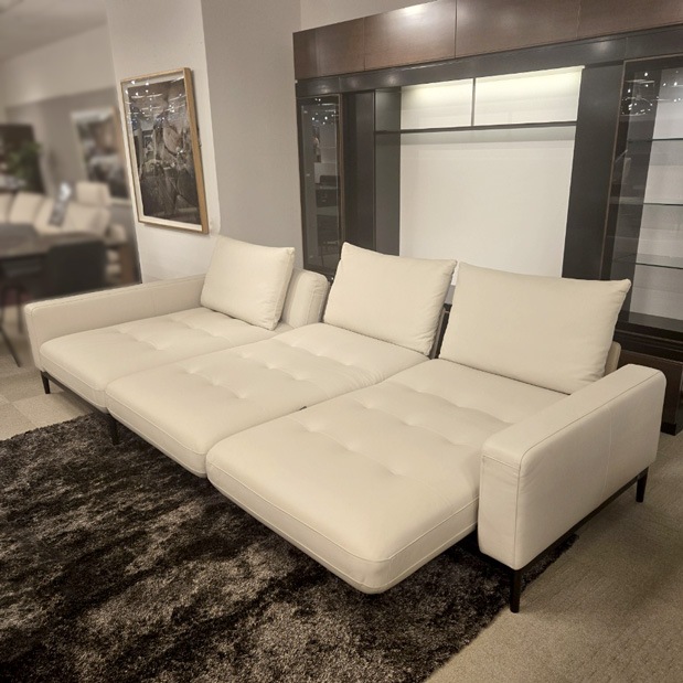 カウチソファ 「ティラ」革クリーム/アウトレット＆リワース大阪南港展示品