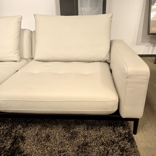 カウチソファ 「ティラ」革クリーム/アウトレット＆リワース大阪南港展示品