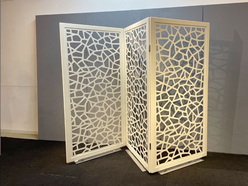 スクリーン(3連) 革ホワイト/アウトレット＆ベッドルームギャラリー横浜展示品