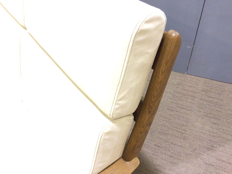 ソファ（ハイバック）「ＷS-3950Ｈ」布張り#8466Ｂディナミカ アイボリー色 / 木部ダークオーク色 / アウトレット＆ベッドルームギャラリー横浜展示品