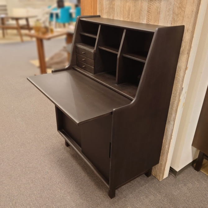 IDC大塚家具　FILL/フィル　ライティングデスク　収納付き　展示品 ライティングデスク「フィル」オーク材ダークブラウン色