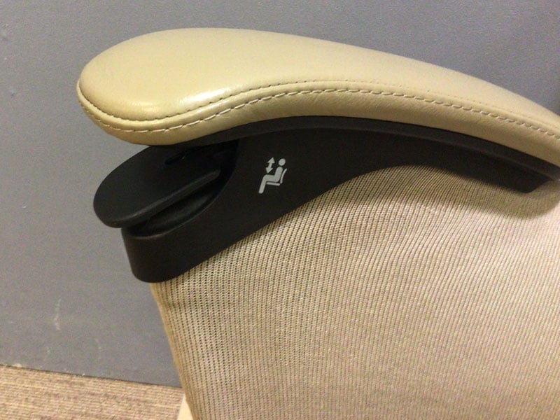 リクライニングチェア「ルシェロA」/アウトレット&ベッドルームギャラリー横浜展示品