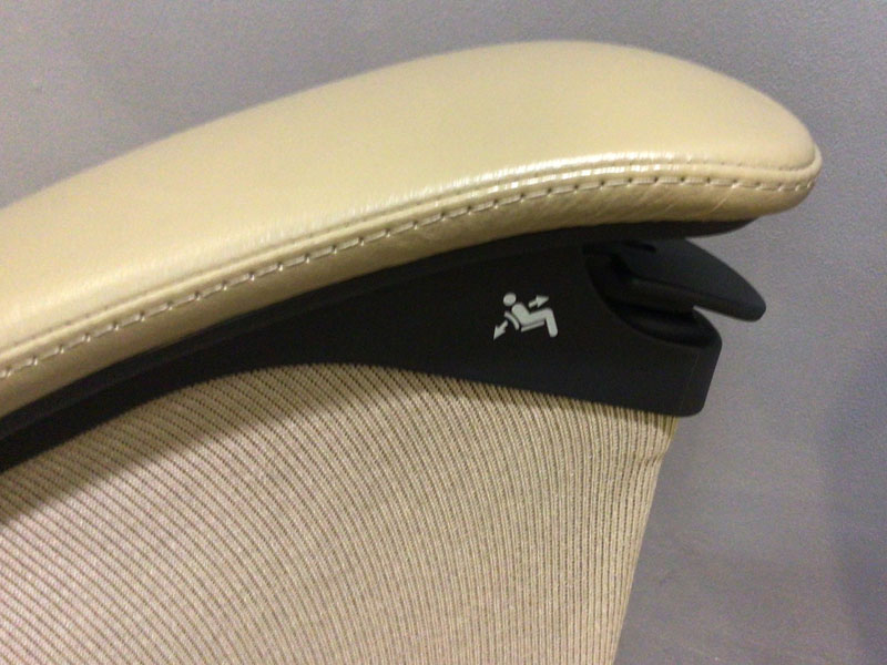 リクライニングチェア「ルシェロA」/アウトレット&ベッドルームギャラリー横浜展示品