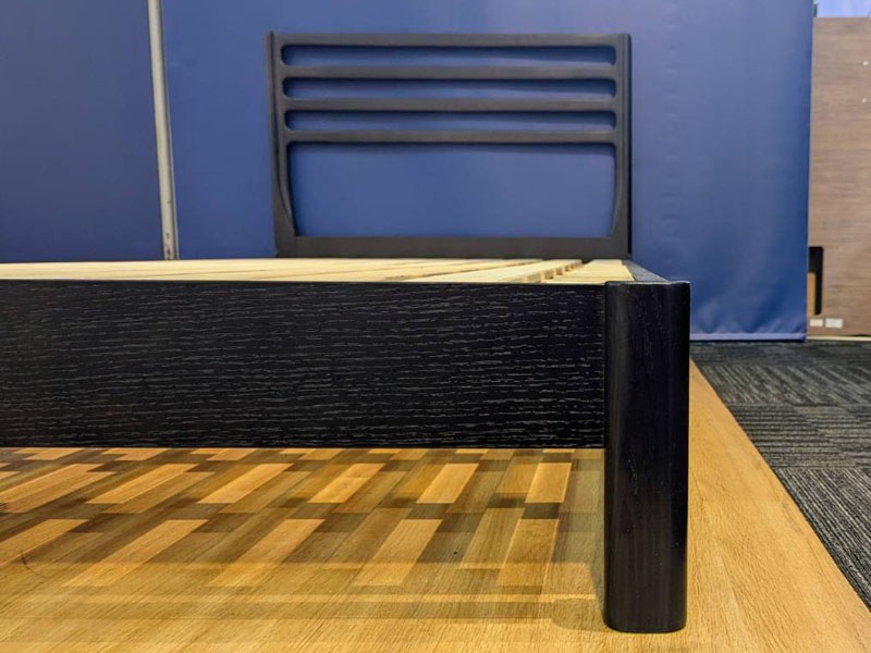 ベッドフレーム「シネマ2SP」桐すのこタイプ レッドオーク材ダークブラウン色　シングルサイズ※マットレス別売り / アウトレット＆ベッドルームギャラリー横浜展示品