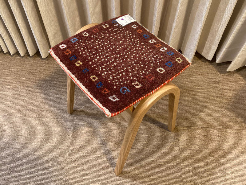 ミニギャベ●40×43㎝●手織●本物●新品未使用 遊牧民が紡ぐギャッベ ミニギャベ○40×43㎝○手織○本物○新品未使用 遊牧民が紡ぐギャッベ