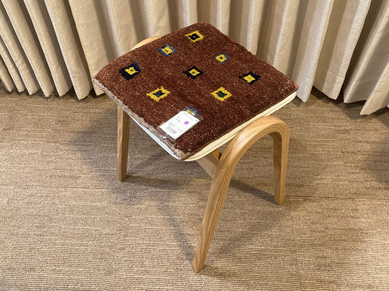 ミニギャベ●32×36㎝●手織●本物●新品未使用 遊牧民が紡ぐギャッベ ミニギャベ○32×36㎝○手織○本物○新品未使用 遊牧民が