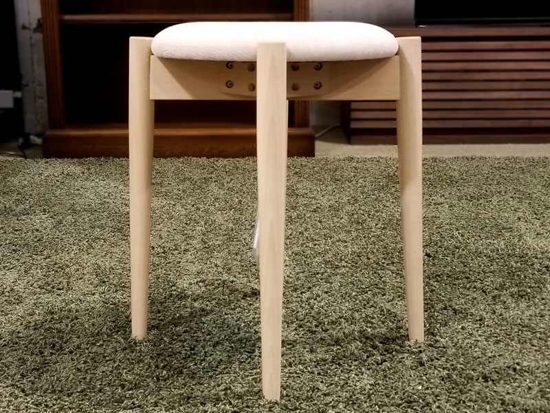 スツール「リュッケ」布#デクレア4142 白木塗装ブナ/展示使用・県外倉庫保管品/アウトレット＆ベッドルームギャラリー横浜