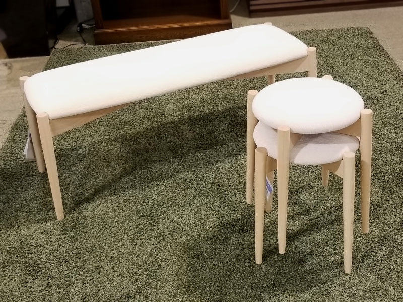 スツール「リュッケ」布#デクレア4142 白木塗装ブナ/展示使用・県外倉庫保管品/アウトレット＆ベッドルームギャラリー横浜