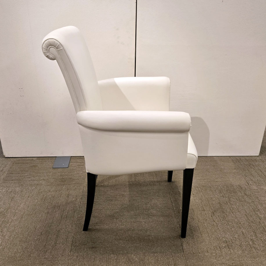 ダイニングチェア4脚セット「ヴィットリア」（アーム付）革ホワイト/アウトレット＆リワース大阪南港展示品