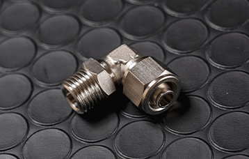 1/4オネジ×10mmホース エルボ(自在)