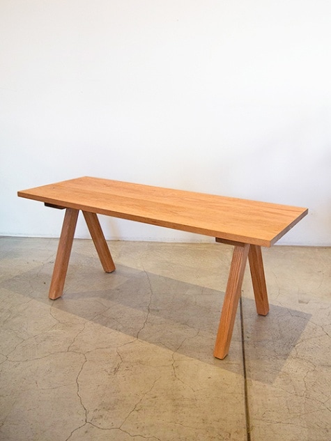 COFFEE TABLE-V RED OAK