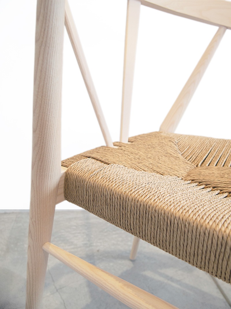 ダイニングチェア商業空間・施設利用に対応したデザイナーズチェア