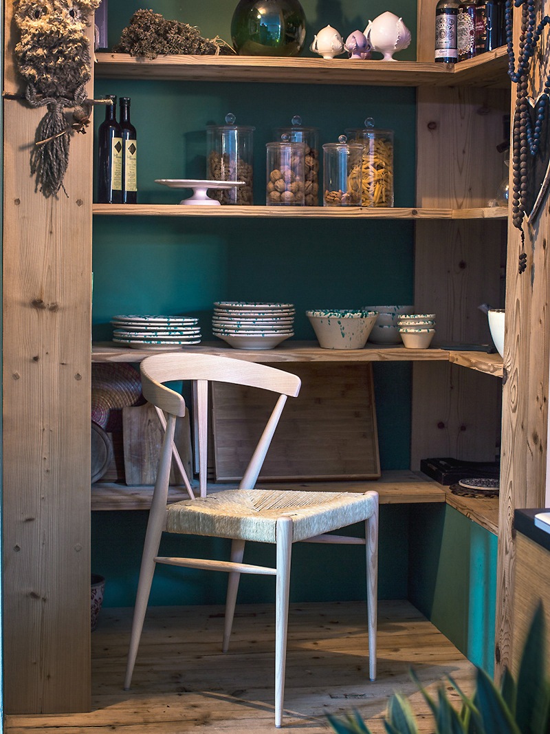 ダイニングチェア商業空間・施設利用に対応したデザイナーズチェア