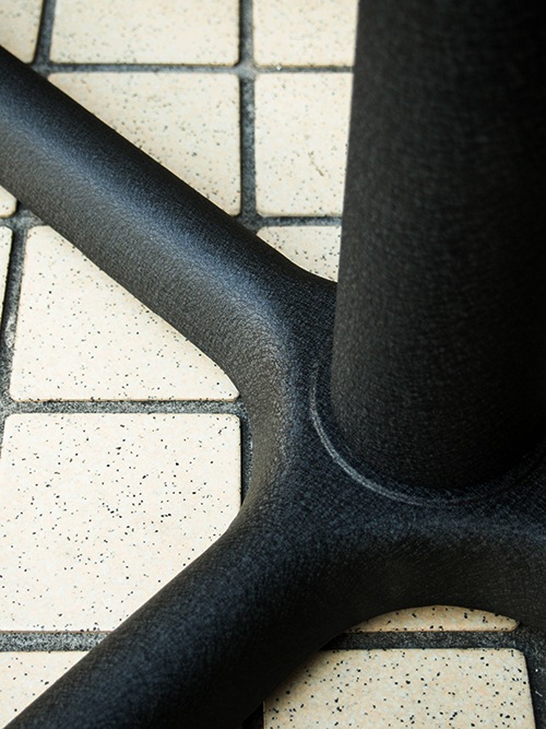 鉄製 テーブル脚傷や汚れが目立ちにくいチヂミ塗装、プロ仕様の1台