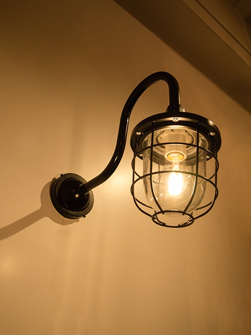 ウォールランプ