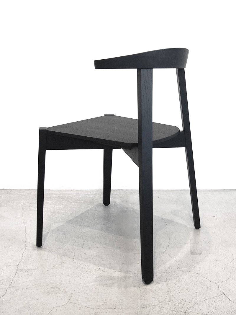 ダイニングチェア公共施設・商業施設での使用に、ヨーロッパを中心に高評価